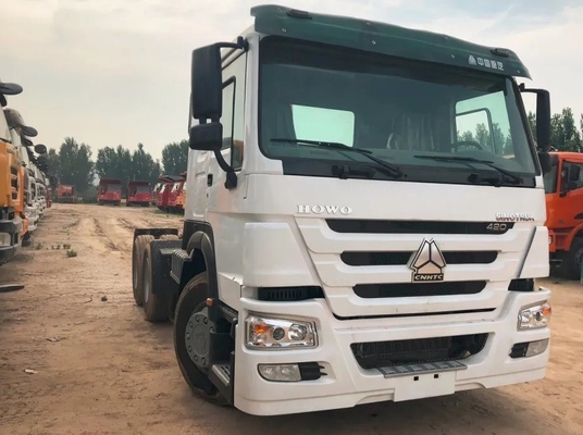 Sinotruk sử dụng và kéo xe tải kéo 6 * 4 với loại hộp số tay