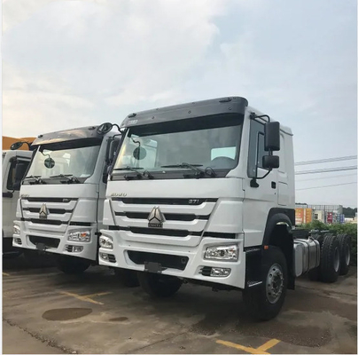 Sinotruk sử dụng và kéo xe tải kéo 6 * 4 với loại hộp số tay