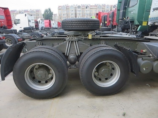 Sinotruk sử dụng và kéo xe tải kéo 6 * 4 với loại hộp số tay