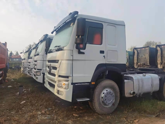 Công cụ sử dụng hạng nặng Sinotruk máy kéo xe tải đầu xe kéo kéo Tiêu chuẩn phát thải Euro 2 được chứng nhận ISO