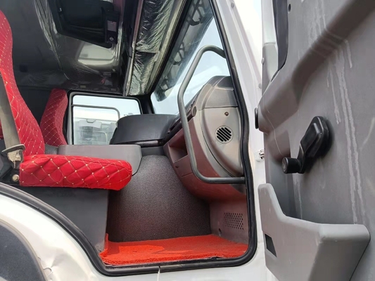 10 Wheeler sử dụng xe tải kéo HOWO Truck Head 376-420HP với thiết kế lốp không ống