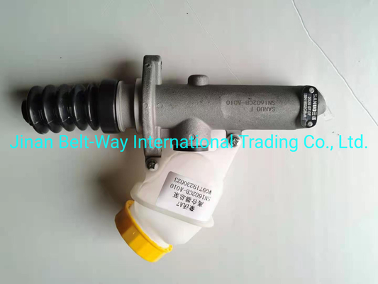 Sinotruk HOWO Truck Parts Clutch Master Cylinder Wg9719230013 Wg9719230023 Đen