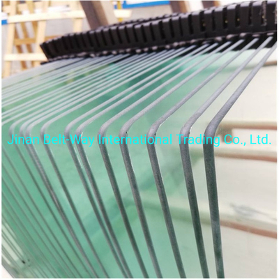 Nhận tiền hoàn lại cho đơn đặt hàng không vận chuyển Sinotruk HOWO Chiếc xe tải Wg1642710001 kính trước