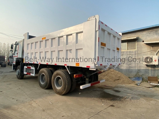 Công suất động cơ &gt; 8L Sinotruk HOWO Zz3257n3647A 371HP Euro II xe tải đè đè