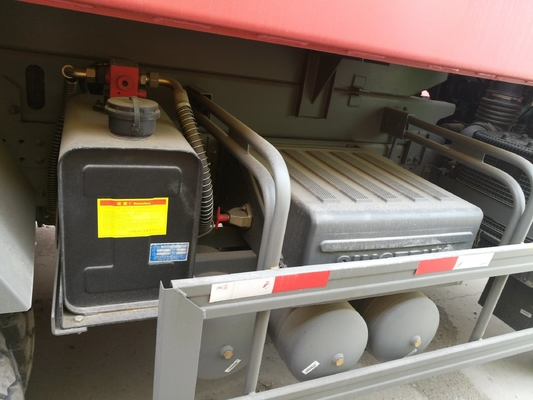 21-30t Trọng lượng tải 351-450hp Sức mạnh ngựa 20 mét khối Xe tải đổ rác HOWO 6X4 Xe tải đẩy