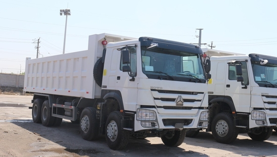 Chuỗi truyền tay Sinotruk 6X4 RC Truck Tipper 60ton Dump Truck với khung xe Hova