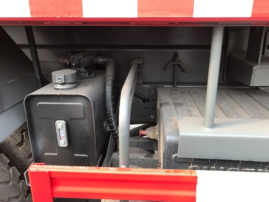 Chuỗi truyền tay Sinotruk 6X4 RC Truck Tipper 60ton Dump Truck với khung xe Hova