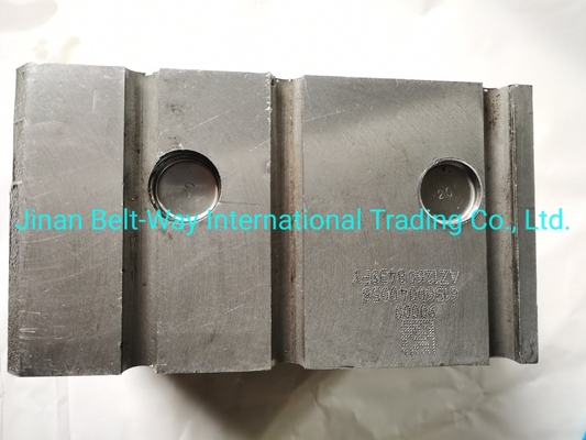 Các bộ phận hệ thống lái Kệ lái cho Sinotruk HOWO Truck Cylinder Head Az1560040058