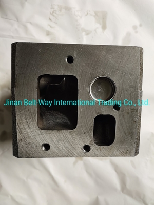 Các bộ phận hệ thống lái Kệ lái cho Sinotruk HOWO Truck Cylinder Head Az1560040058