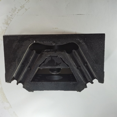 Sinotruk HOWO Truck Parts Đệm hỗ trợ động cơ phía sau với chính sách hoàn trả Wg9725593031