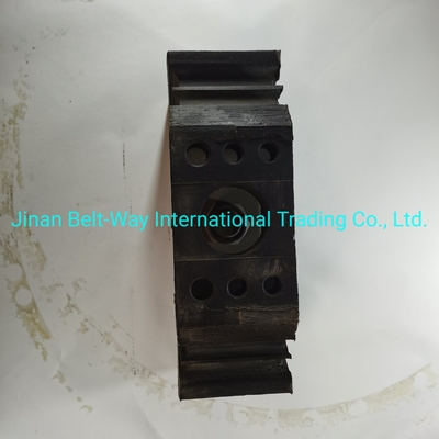 Sinotruk HOWO Truck Parts Đệm hỗ trợ động cơ phía sau với chính sách hoàn trả Wg9725593031